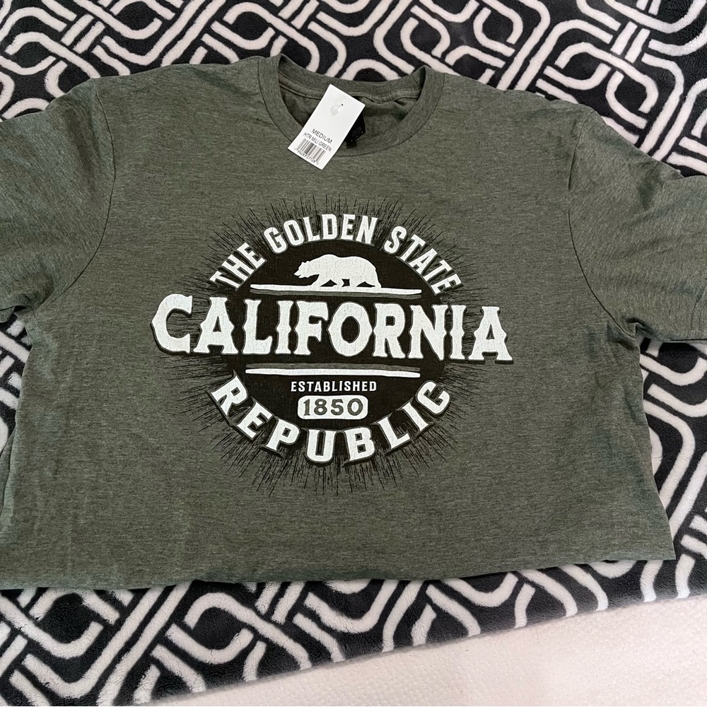 Gildan Softstyle California Republic Graphic T-Shirt - Medium men’s NWT - Picture 2 of 7